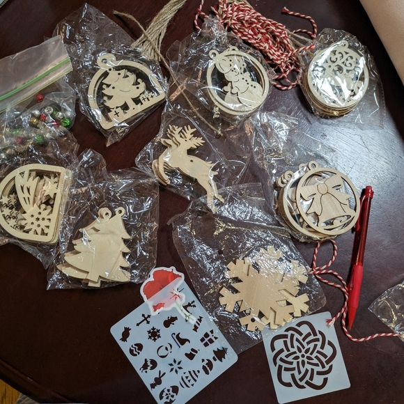 Wooden Christmas Tree Ornaments Set 100 Psc - Picture 2 of 10